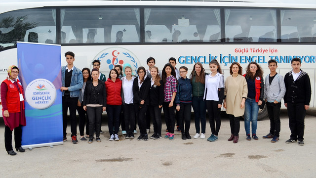 Cezaevinde anneleriyle kalan çocuklara oyuncak