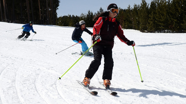 Cıbıltepe'de nisan ayında kayak keyfi