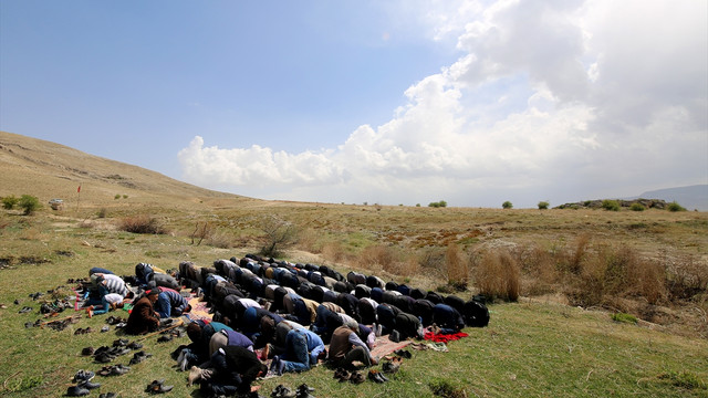 Çiftçiler yağmur duası geleneğini sürdürdü