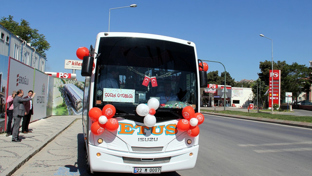 Çocuklara özel şehir içi minibüs servisi