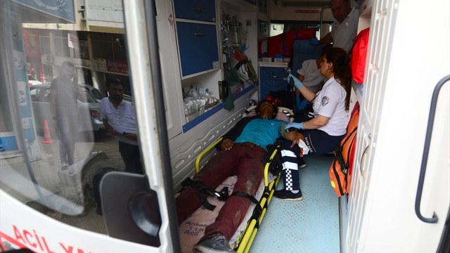 Çöpte bulduğu televizyon patladı