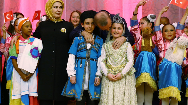 Cumhurbaşkanı Erdoğan dünya çocuklarıyla buluştu