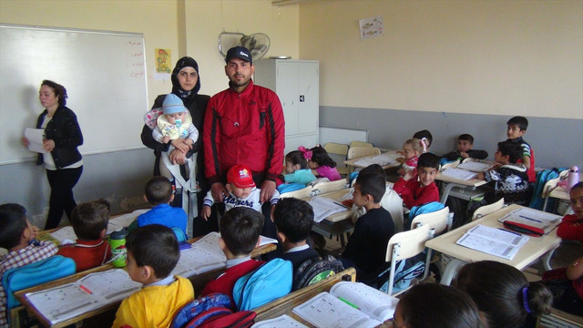 Cumhurbaşkanına teşekkür için pedal çeviren Suriyeli aile