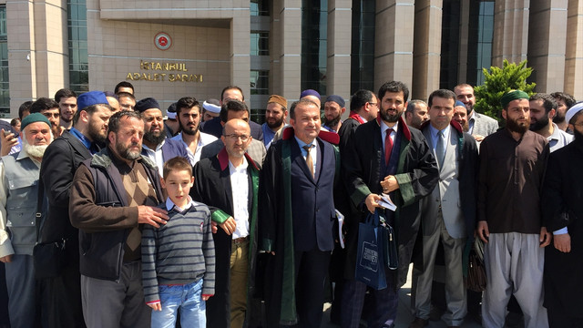 Cumhuriyet yazarlarının aşağılama davasında karar