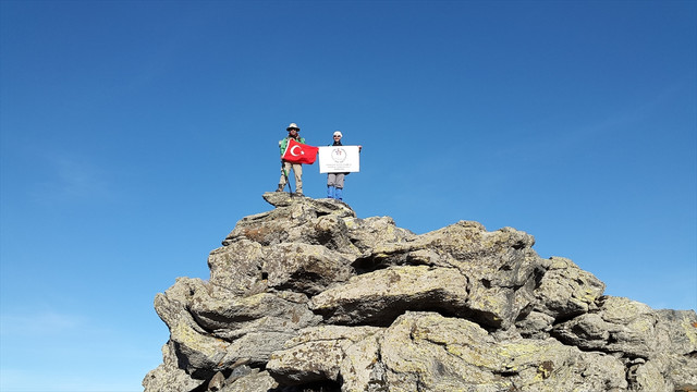 Dağcılar, Gönül Dağı'nda karlı pekmez yedi