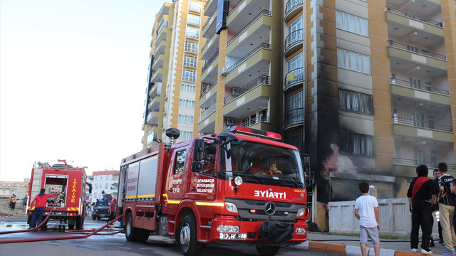 Diyarbakır'da mobilya imalathanesinde yangın