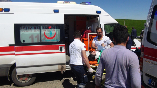 Diyarbakır'da trafik kazası: 5 yaralı