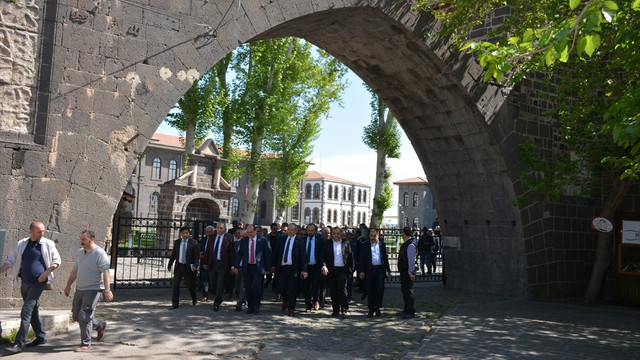 Diyarbakır'da Yedi Renk Tek Yürek buluşması
