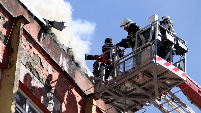 Erzurum Devlet Tiyatrosunda yangın