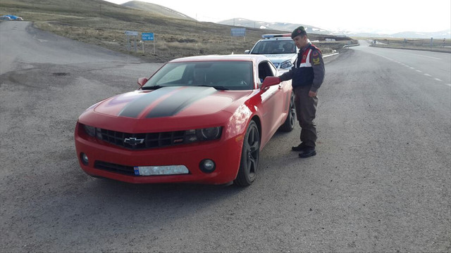 Erzurum'da kaçak otomobil operasyonu