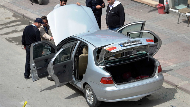 Gaz sıkışması otomobilde patlamaya neden oldu