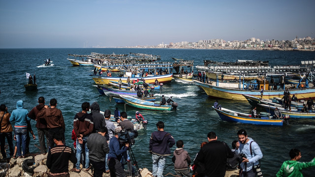 Gazzeli balıkçılar yıllar sonra 9 mil açıkta avlanıyor