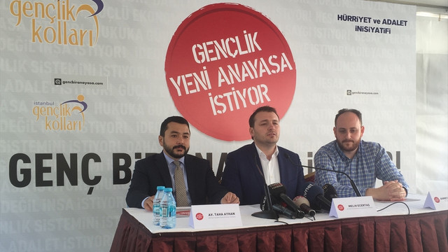 Gençlik Yeni Anayasa İstiyor