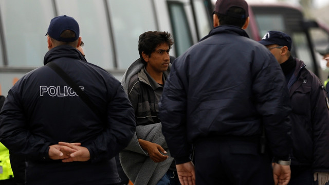 Geri gönderilen göçmenler Midilli'den yola çıktı