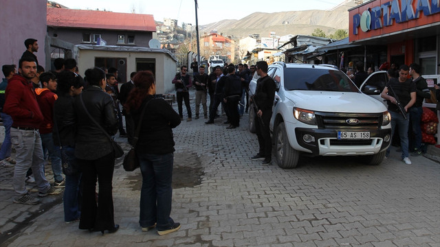 Hakkari'de izinsiz gösteriye müdahale