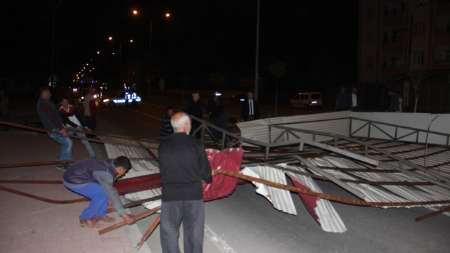 Iğdır'da kuvvetli rüzgar