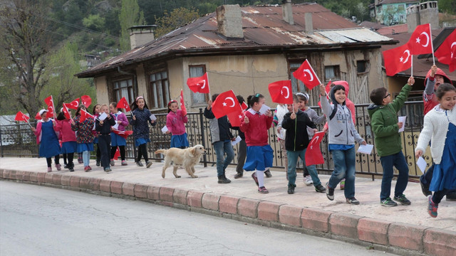 İlkokul öğrencilerinden Mehmetçik'e mektuplu destek