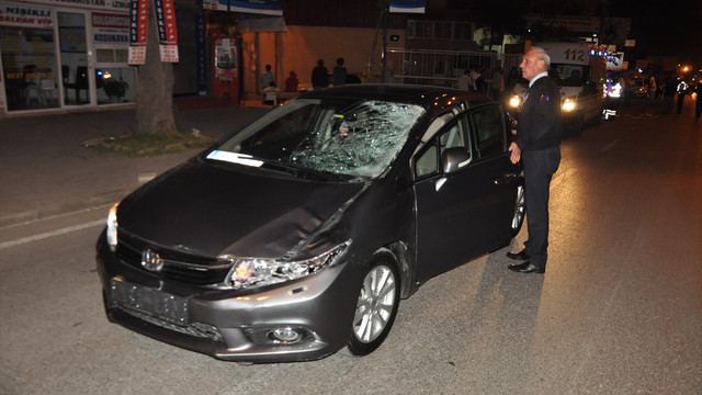 İzmirde otomobilin çarptığı yaya öldü