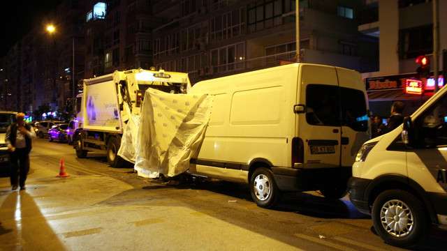 İzmirde trafik kazası: 2 ölü