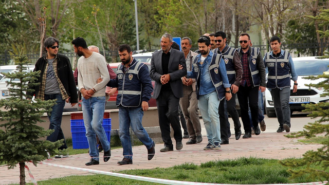 Kaçırdıkları kişiyi su deposuna kilitlediler