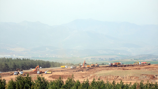 Kahramanmaraş'taki çadır kent konteyner kente dönüştürülüyor