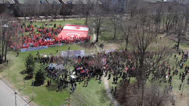 Kanadadaki Türkler Ermeni yalanlarına karşı yürüdü