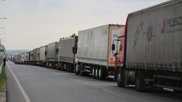 Edirne Kapıkulede 12 kilometre TIR kuyruğu oluştu