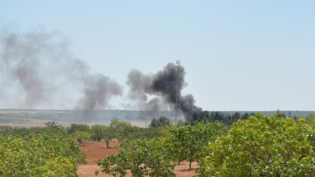 Gaziantep'in Karkamış ilçesinde, DAEŞ mensubu teröristler, Fırtına obüslerinin konuşlu olduğu bölgeye havan topuyla saldırdı. Saldırının ardından TSK unsurlarınca karşılık verilerek 11 terörist etkisiz hale getirildi.