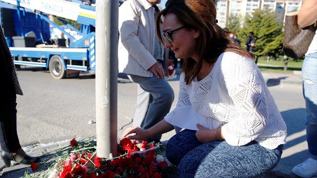 Kazada ölen arkadaşları için eylem yaptılar