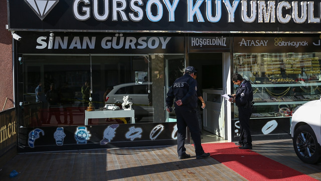 Kazayla kendisini vuran kuyumcu öldü