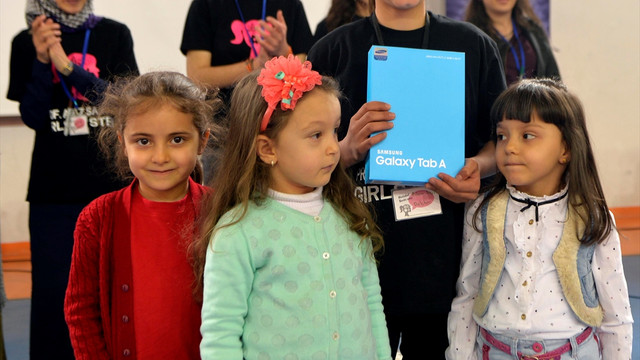 Kız çocukları için STEM Kampları Projesi