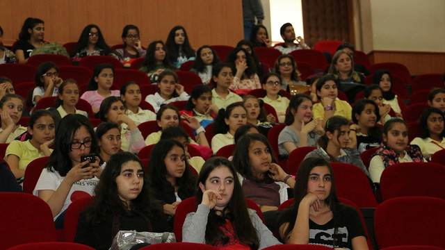 Kız çocukları için STEM Kampları Projesi