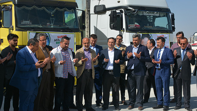 Sivastan Bayırbucak Tükmenlerine 2 TIR yardım