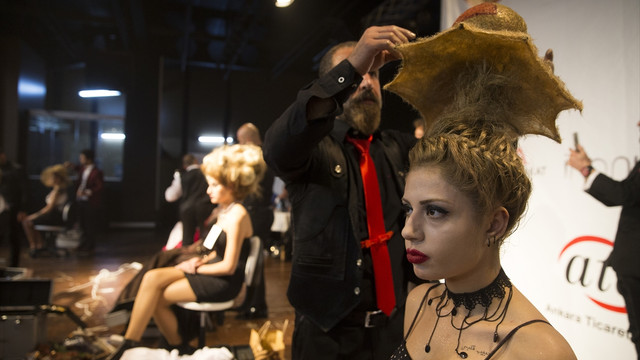 Kuaförler milli takıma seçilmek için ter döktü