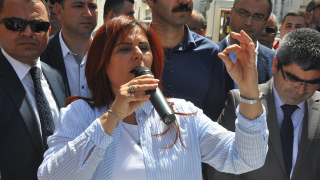 Kuşadası'nda referandum öncesi arbede