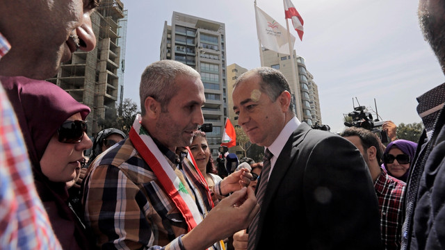 Lübnan'da sözleşmeli öğretmenlerden protesto