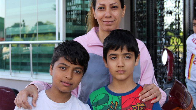 Manisa'da sığınmacı çocuklardan örnek davranış