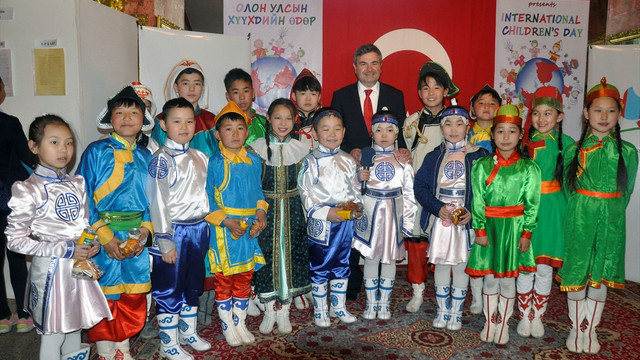 Moğolistan’da 23 Nisan'a coşkulu kutlama