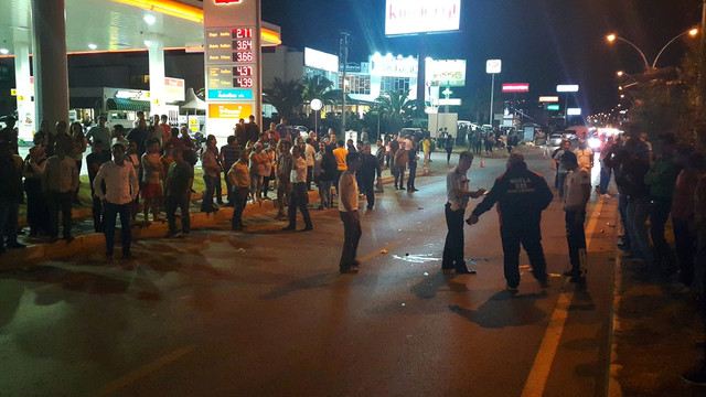 Motosiklet yayalara çarptı: 2 ölü, 2 yaralı