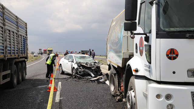Trafik kazaları: 2 ölü, 1 yaralı