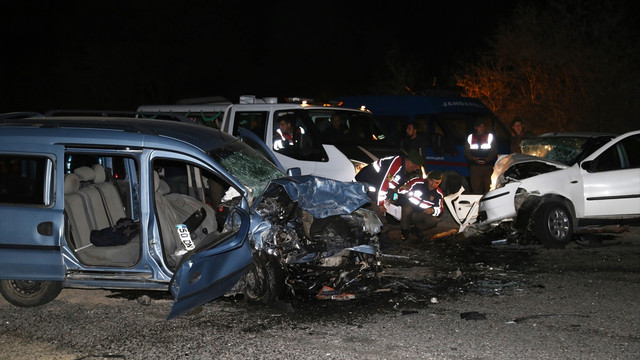 Nevşehir'de iki otomobil çarpıştı: 3 ölü, 2 yaralı