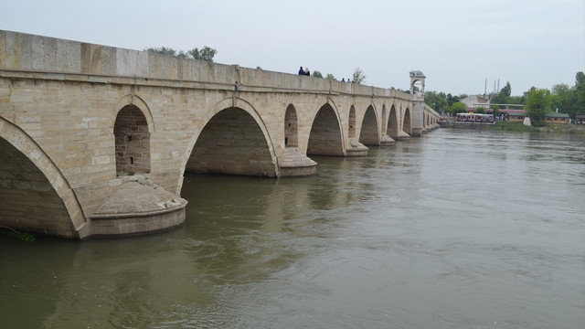 Nisan yağmurları Meriçin debisini yükseltti