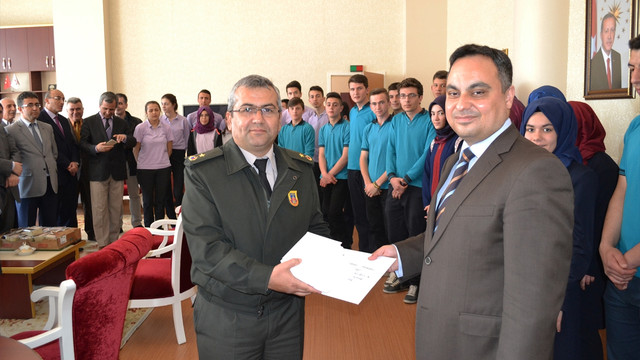 Öğrencilerden güvenlik güçlerine moral mektupları