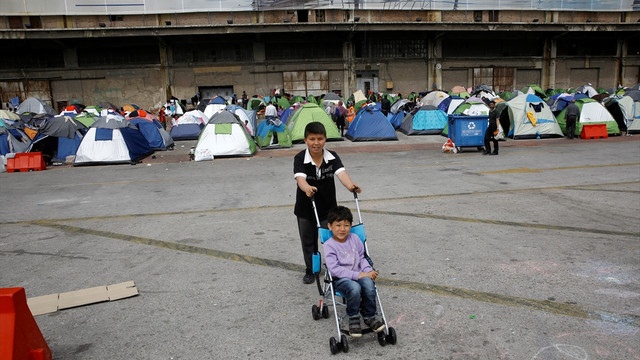 Pire Limanı'nda sığınmacıların yaşam savaşı