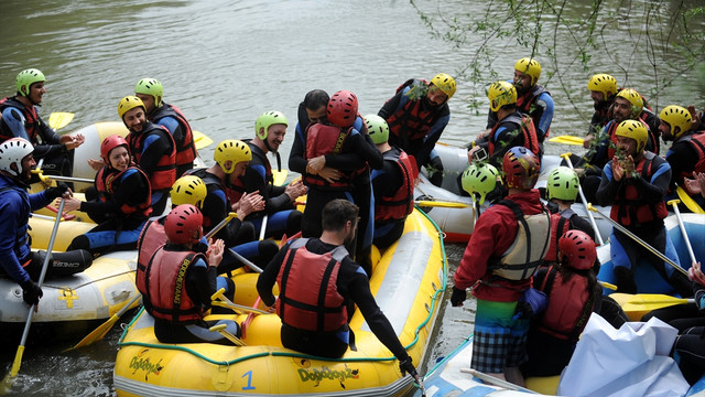 Rafting botunda evlenme teklifi