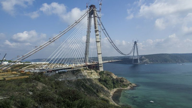 3. Köprüye 208 tonluk panel yerleştirildi