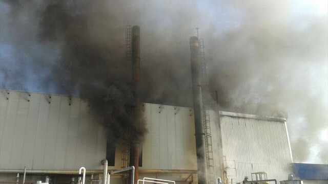 Sakarya'da tekstil fabrikasında yangın: 2 yaralı