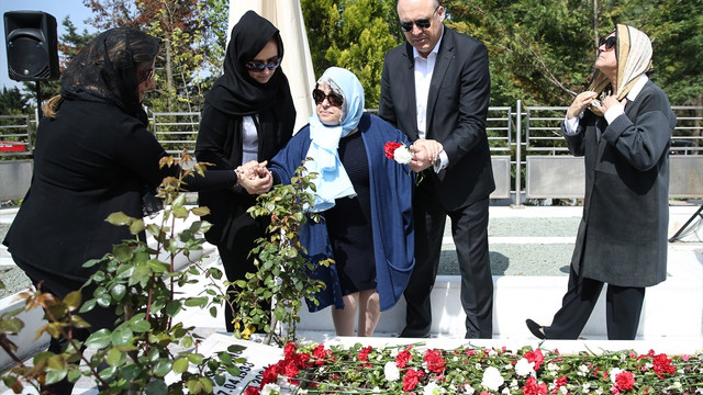Sakıp Sabancı, vefatının 12. yıldönümünde kabri başında alındı