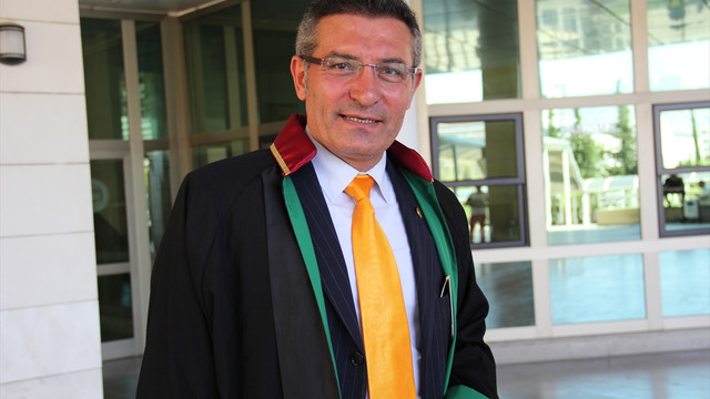 Sanatçı Bülent Ersoy'a, kemer takma davasından beraat