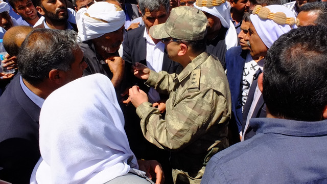 Sayaç istemeyen çiftçiler eylem yaptı